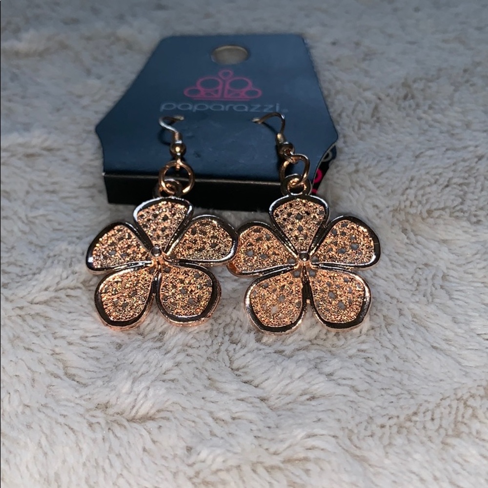 Ear rings
